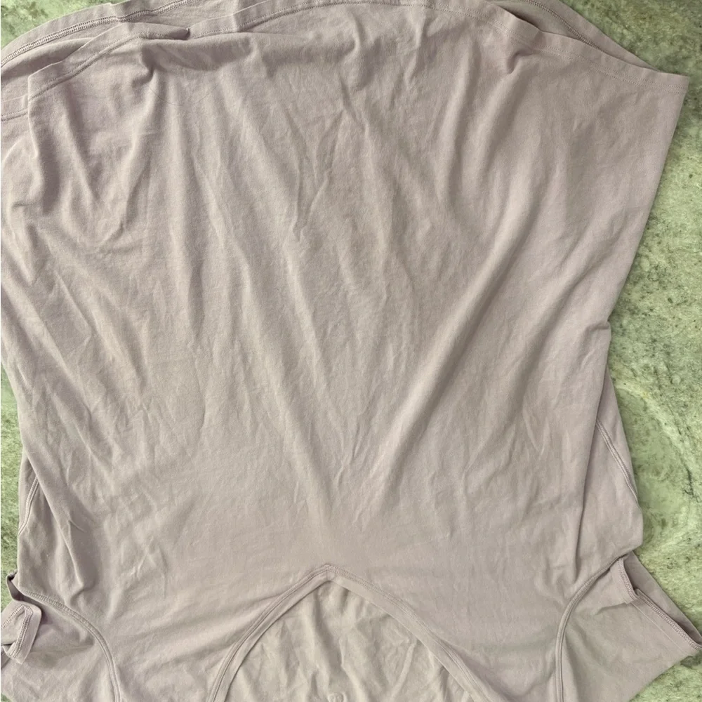 Lulu Lemon Lavender V-Neck Women's Tee - Casual Short Sleeve Top - Picture 3 of 4